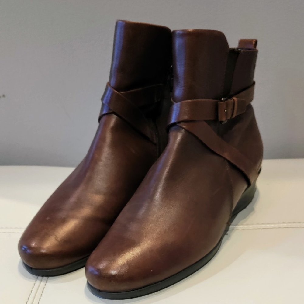 Brown Leather Ecco Booties